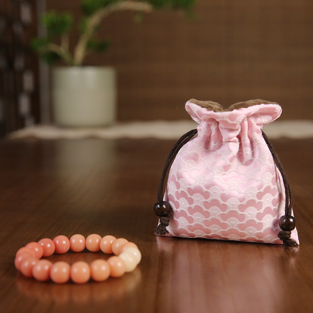 High-end satin hand-embroidered brocade jewelry small cloth bag tied drawstring velvet cloth portable small lucky bag