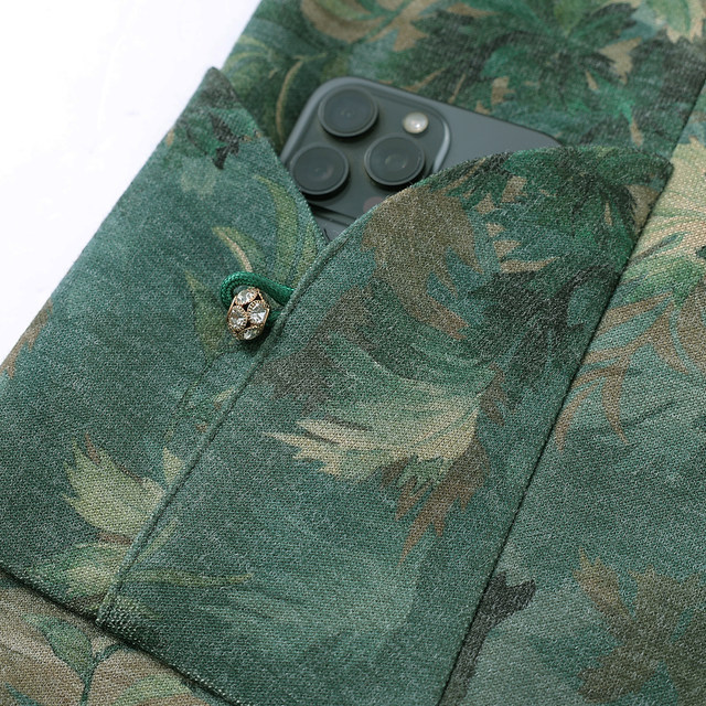 Grandma's autumn style coat, middle-aged and elderly women's long-sleeved 60-year-old mother's spring and autumn top, old lady's clothes for the elderly