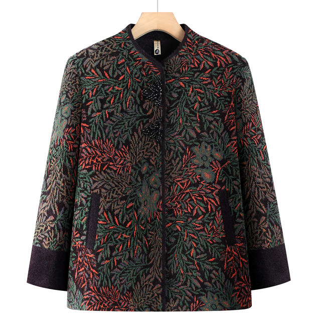 Middle-aged and elderly women's grandma's autumn and winter coats, plus velvet and thickened, western-style mother's tops, warm clothes for the elderly and ladies