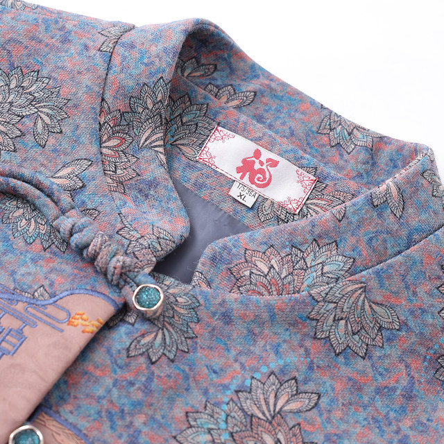 Grandma's autumn coat, middle-aged and elderly women in their 70s and 80s, old lady's clothes, mother's national style autumn and winter velvet tops