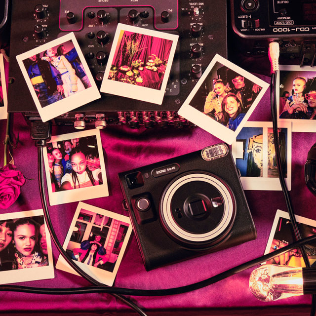 Fujifilm/Fuji instant camera instax SQ40 one-time imaging square SQ retro camera