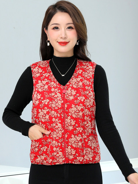 Middle-aged and elderly cotton vests for women in autumn and winter new elastic inner liner for women in women in women wearing mother's outfit with large size close-fitting shoulders
