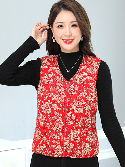 Middle-aged and elderly cotton vests for women in autumn and winter new elastic inner liner for women in women in women wearing mother's outfit with large size close-fitting shoulders
