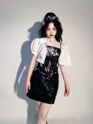 taobao agent [Little Lily Shirt Spot] Short -sleeved top hot girl exposed navel American hot girl cat cocoon box Catcocoon