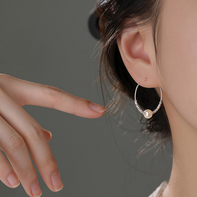 925 Sterling Silver Broken Silver Pearl Earrings Niche Design 2025 New High-end Women's Stud Earrings