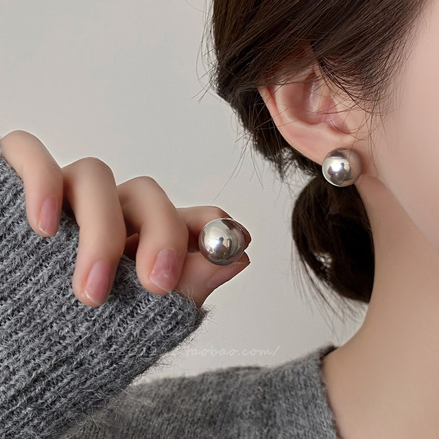 Shijia cold gray color light pearl earrings for women light luxury temperament high-end earrings niche ins cold style earrings