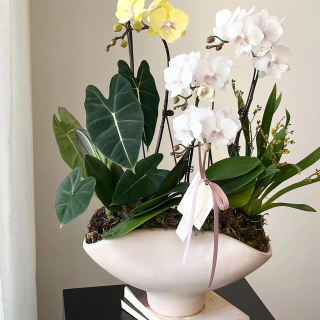 Simple modern medieval ceramics with legs creative New Year's Eve flower pots home model room sales office dining table flower utensils