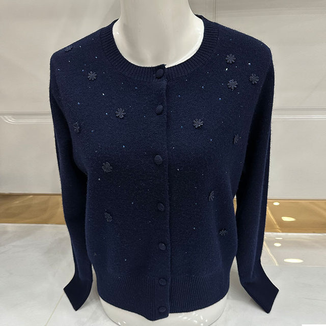 Mom Autumn Clothing 2025 New Knitted Cardigan Jacket Middle-aged and Elderly Fashion Women's Sweater Outdoor Top Wool Sweater