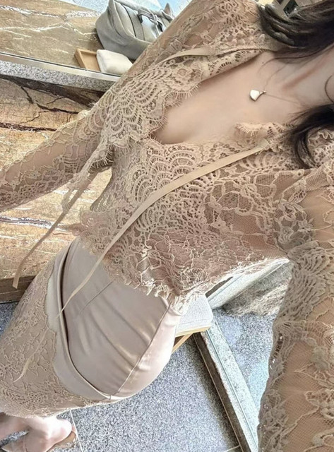 Korean-French light luxury early spring sexy dyed lace shawl satin mid-length skirt suspender set
