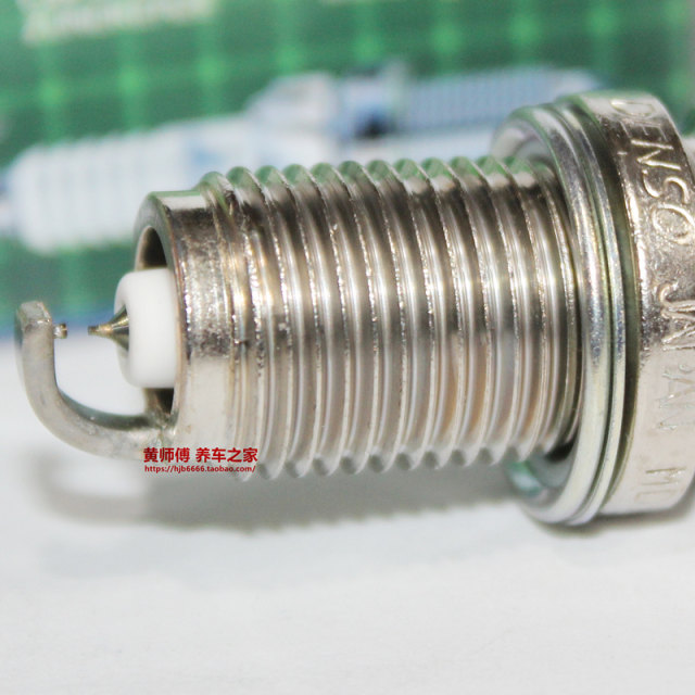 Electric -loaded dual gold spark plugs suitable for MG ZS 1.5L MG7 1.8L 1.8T MGTF 1.8L