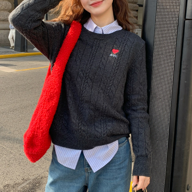 Round neck embroidered twist bottoming shirt for women wearing 2025 spring new sweater underwear slim fit knitted top