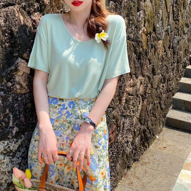 Green Modal short-sleeved facial mask T-shirt women's 2025 summer new loose fat mm belly cover V-neck ice silk top