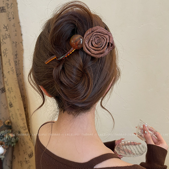 Autumn Maillard dry rose bead hair clip for women, high-end twist clip on the back of the head, hair clip, hair accessory for women