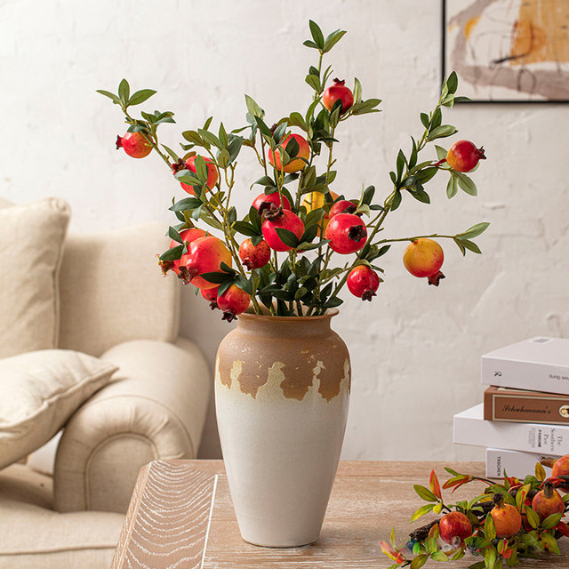 
Qinyuan Chun Van Gogh sunflower Japanese style small fresh rough pottery dried flowers home decoration ornaments vase with dried flowers.