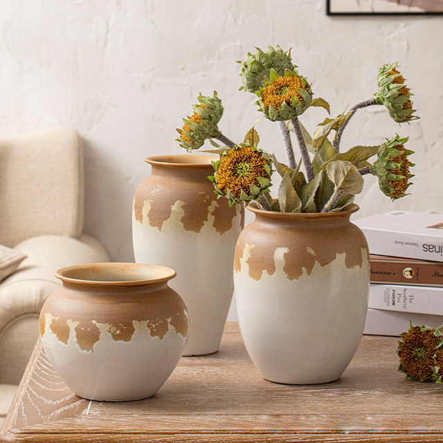 
Qinyuan Chun Van Gogh sunflower Japanese style small fresh rough pottery dried flowers home decoration ornaments vase with dried flowers.