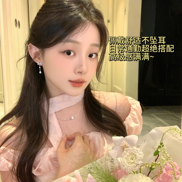 Korean flash zirconium bow water drop pendant earrings for women, light luxury and high-end earrings, unique, beautiful and beautiful earrings