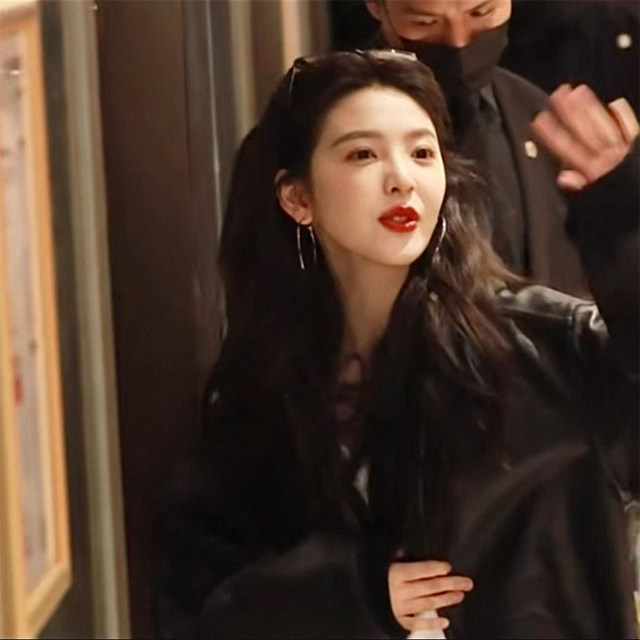 Difficult to coax Zhang Ruonan the same plain circle big earrings for women high-end earrings unique earrings without ear piercing ear clips