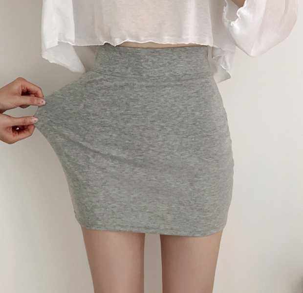 Gray sanitary skirt, women's large size anti-exposure hot girl casual sports A-line short skirt, trendy and versatile one-step skirt