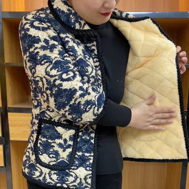 Middle-aged and elderly women in autumn and winter, middle-sleeved cotton vest plus velvet thickened seven-quarter sleeve cotton coat mother cotton clothes half-sleeved cotton jacket
