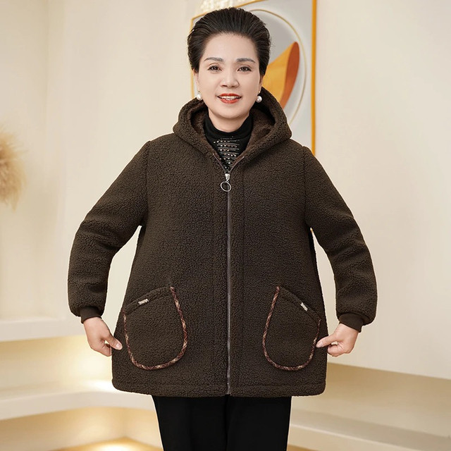 Mom autumn and winter loading lamb hairy jacket plus velvet thickened short, foreign qi middle -aged female winter granular cotton clothes

