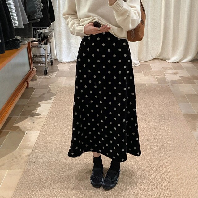 Retro velvet thickened polka dot velvet skirt for women in autumn and winter pear-shaped body with rear slit A-line mid-length umbrella skirt