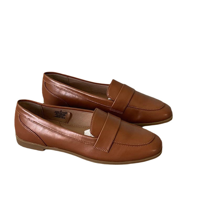 Foreign trade large-size women's shoes for spring low-heeled single shoes loafer shoes beans shoes with one foot small leather shoes British style commuting
