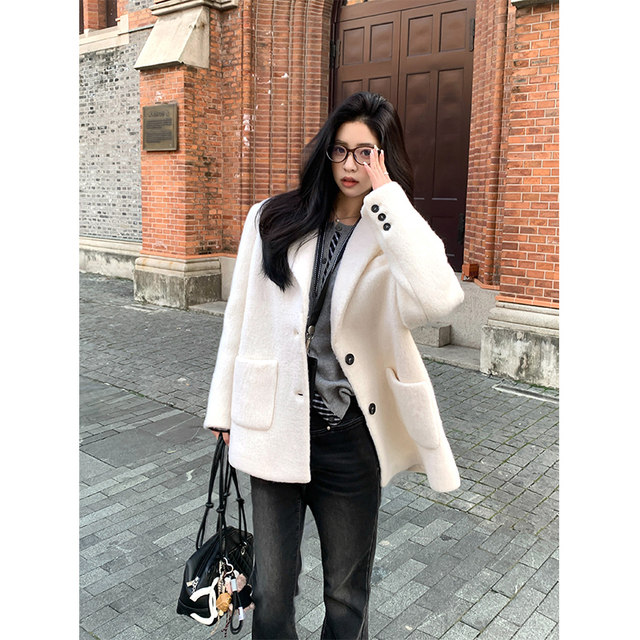 Adan white wool suit collar jacket for winter new style thickened Korean loose wool short coat for women

