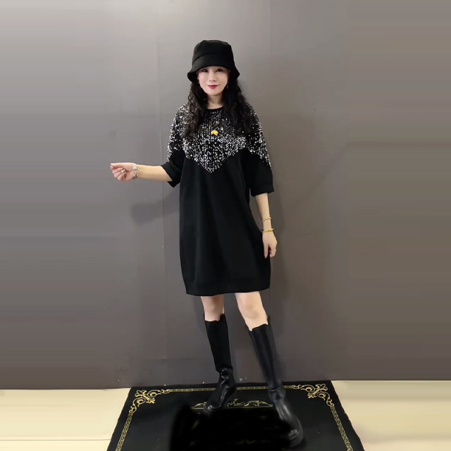 Fat sister round neck sequin shoulder slim sleeve dress with large size women's French Hepburn style autumn and winter style slim skirt