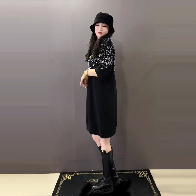 Fat sister round neck sequin shoulder slim sleeve dress with large size women's French Hepburn style autumn and winter style slim skirt