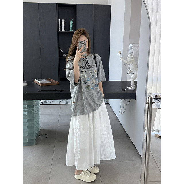Momo Big Sister New Gray T-shirt Women's Loose Round Neck Top Cartoon Printed Half Sleeve Age Reducing Niche T-shirt