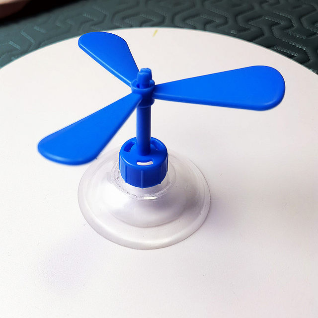 Bamboo dragonfly hat suction cup sucking motorcycle toy, toys decorative windmill electric vehicle helmet small fan small fan rotation
