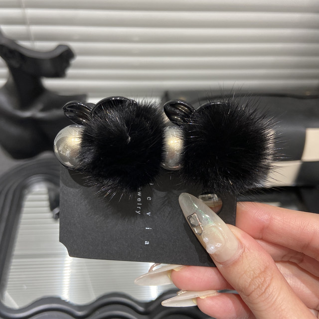 
E3926 Autumn and winter hairy bangs small catch clip high skull top 2024 high-end hair clip for women's back of head high-end