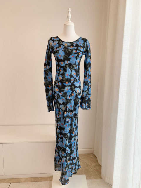 Australian Niche 2025 new slanted silk print with long sleeves slim and slim temperament long dress for women