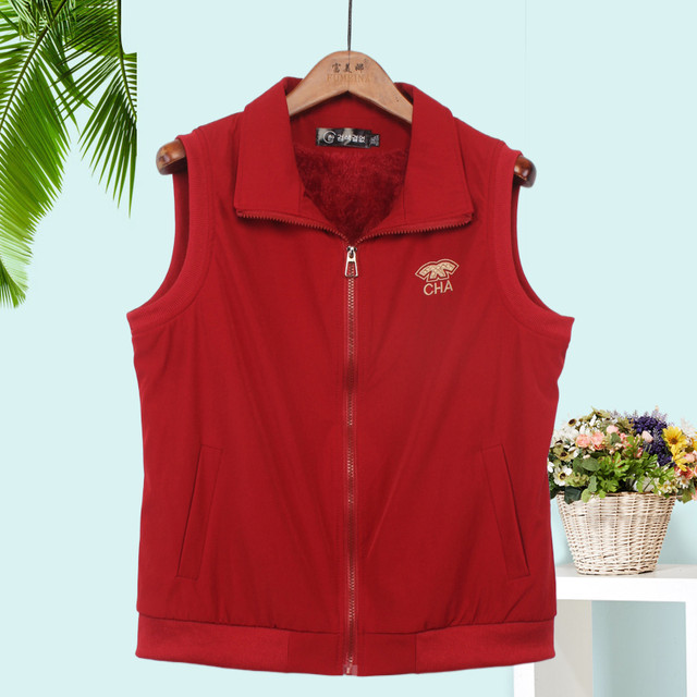 Middle-aged and elderly new autumn and winter horse clip mother vest plus velvet warm women's vest fashionable large size women's top
