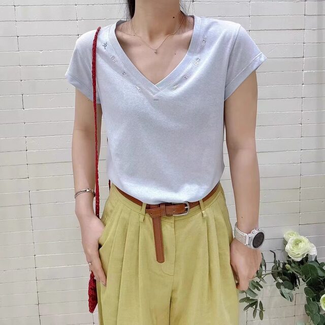 
JTENGC Jiteng 2025 summer new embroidery pattern design V-neck short-sleeved loose T-shirt women's top 960