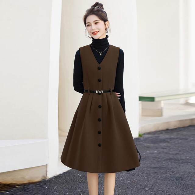 Smaller popular red V-neck skirt 2025 spring and autumn new slim woolen vest skirt sleeveless dress