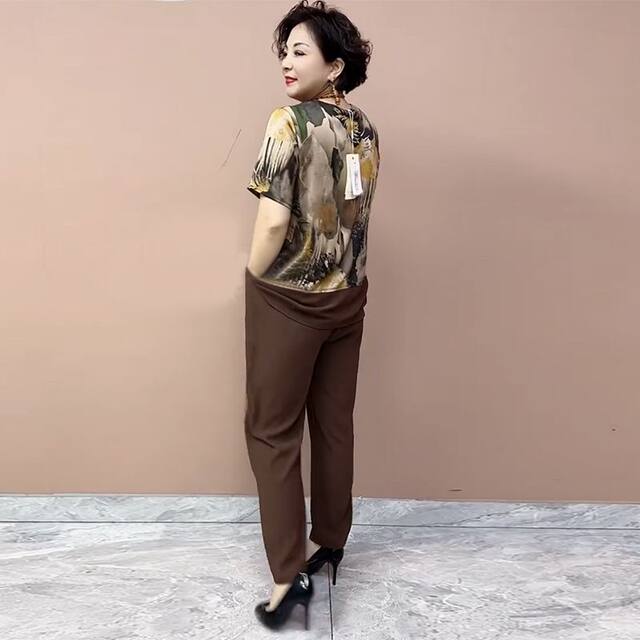 Large size silk two-piece set for summer new style of meat covering to make mothers look slimming top + pants fashionable mulberry silk suit
