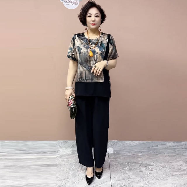 Large size silk two-piece set for summer new style of meat covering to make mothers look slimming top + pants fashionable mulberry silk suit