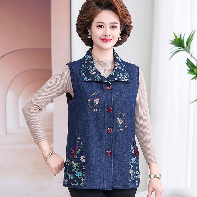Middle -aged and elderly women's clothing spring and autumn denim vest vest jackets large loose mother Kan shoulder sleeveless shirt horses clip female

