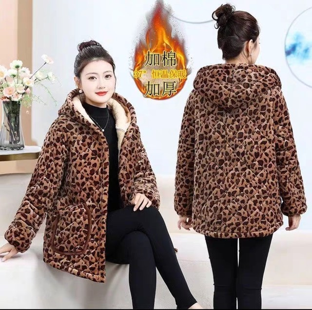 Thickened velvet and leopard print cotton clothes, home clothes, middle-aged women's clothes, new winter cotton clothes, fashionable warm blouses to protect against cold