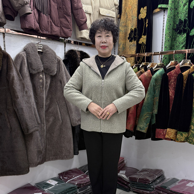 
Mom's new autumn and winter casual thick woolen coat coat for small 50-year-old loose and comfortable grandma windbreaker