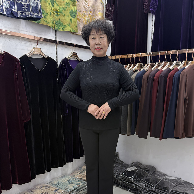 Mom's autumn and winter inner matching coat, half turtleneck, long-sleeved T-shirt, solid color bottoming shirt for those in their 40s and 50s
