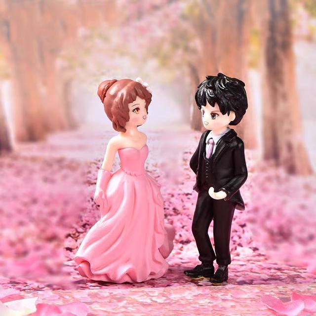 
New style of wedding proposal couple micro-landscape cake desktop decoration accessories Creative wedding dress wedding plastic ornaments