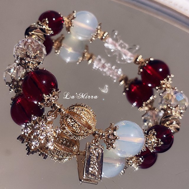
ins Christmas winter snowflake natural wine red garnet white crystal opal protein bracelet design bracelet New Year gift