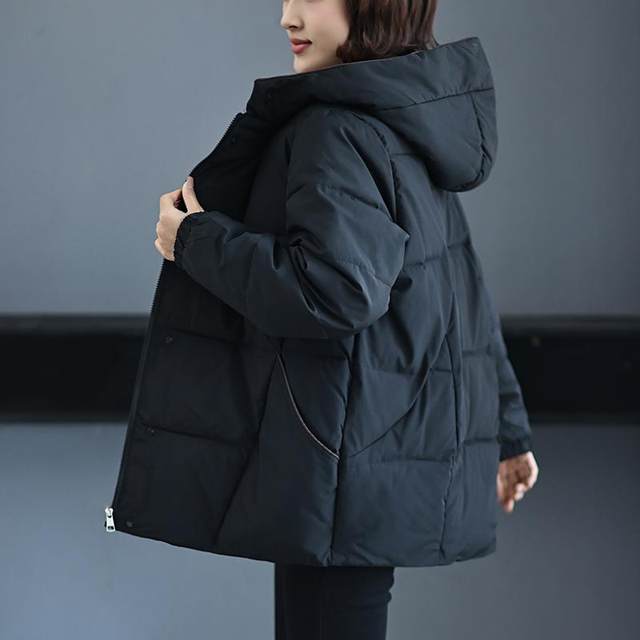 Middle-aged and elderly extra-large-size cotton jacket for short and chunky small jacket for women in autumn and winter short style and fashionable mother winter clothes cotton jacket to make them look thin