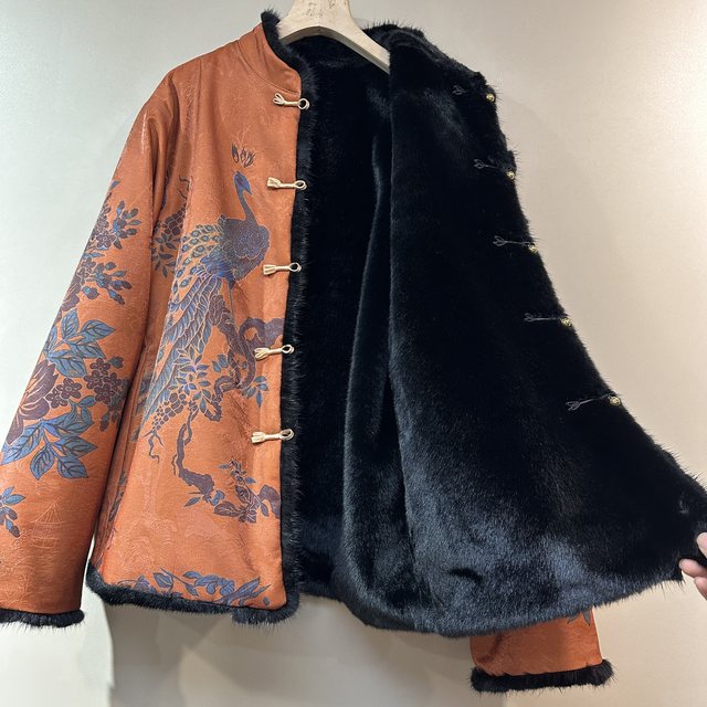 
Light luxury high-end fashion mom wear 2025 winter reversible fragrant cloud yarn mink fur coat