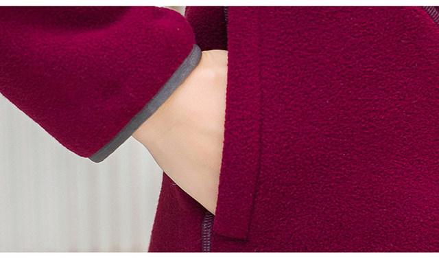 Middle -aged and elderly women's puffy jacket Mom in autumn and winter sweater shaking fleece thickened plus velvet jacket large coat jacket
