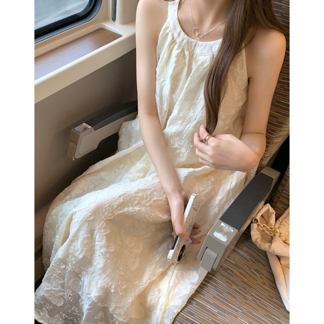 French hanging neck dress, commuting sweet woman Tian Xiwei, the same net red explosion casual caming cake 2023 new model