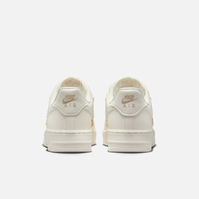 Nike Air Force One AIR FORCE 1 Women's Sports Shoes Autumn Small Gold ...