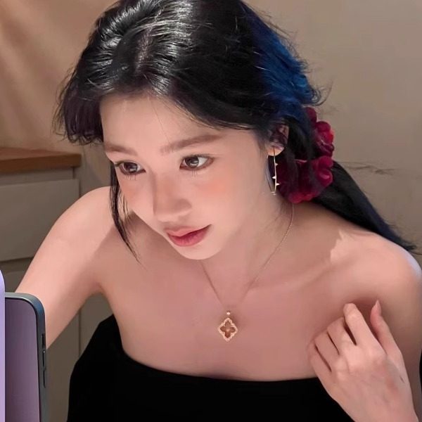 
HEY TAO Yi Mengling's same retro wine red flower banana clip temperament high-end hair accessories women's hair clip headdress